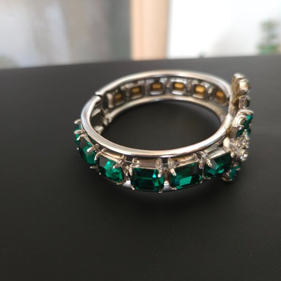 Vintage Emerald Green Rhinestone Art Deco Style Hinged Clamper Bracelet - Picture 9 of 11